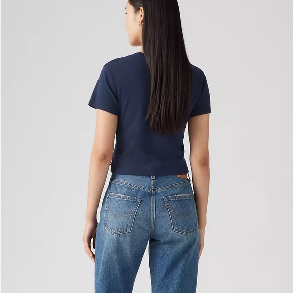 Levi's Women's Graphic Essential Sporty Tee - Picture 3 of 7